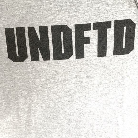 Gently Worn Undefeated Gray Logo Black Color Men’s Tee Size Small - Picture 5 of 10